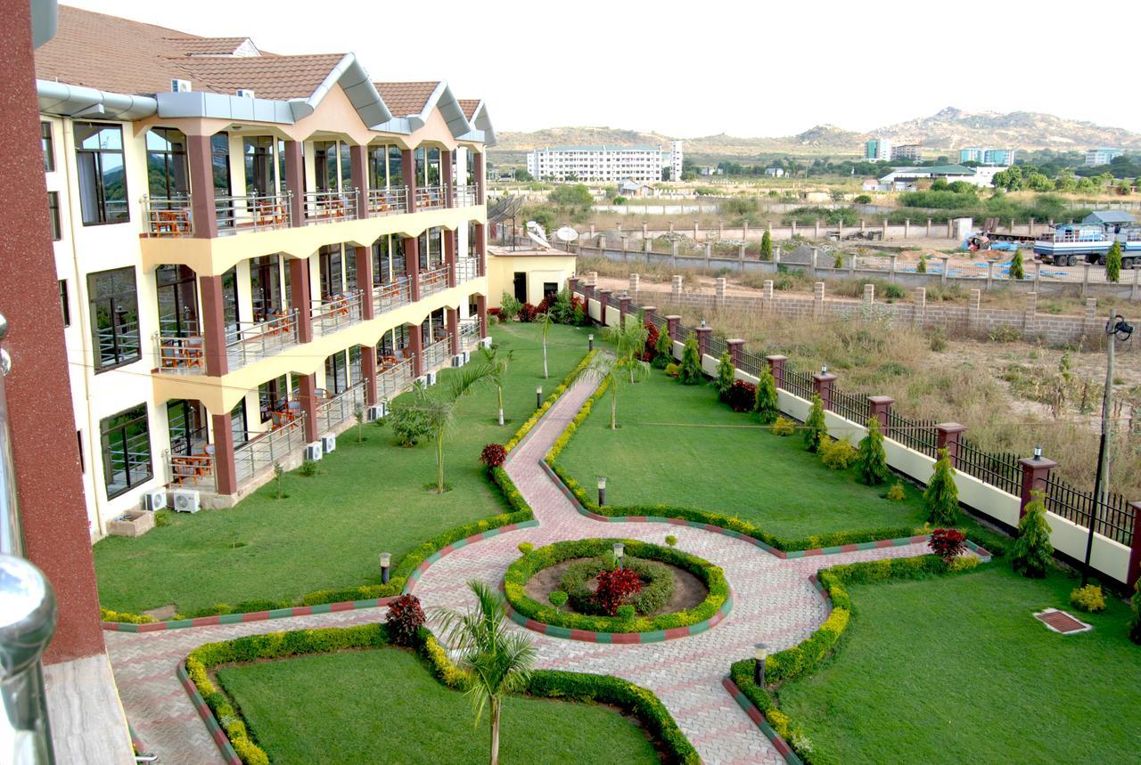 Morena Hotel Dodoma Bagian luar foto