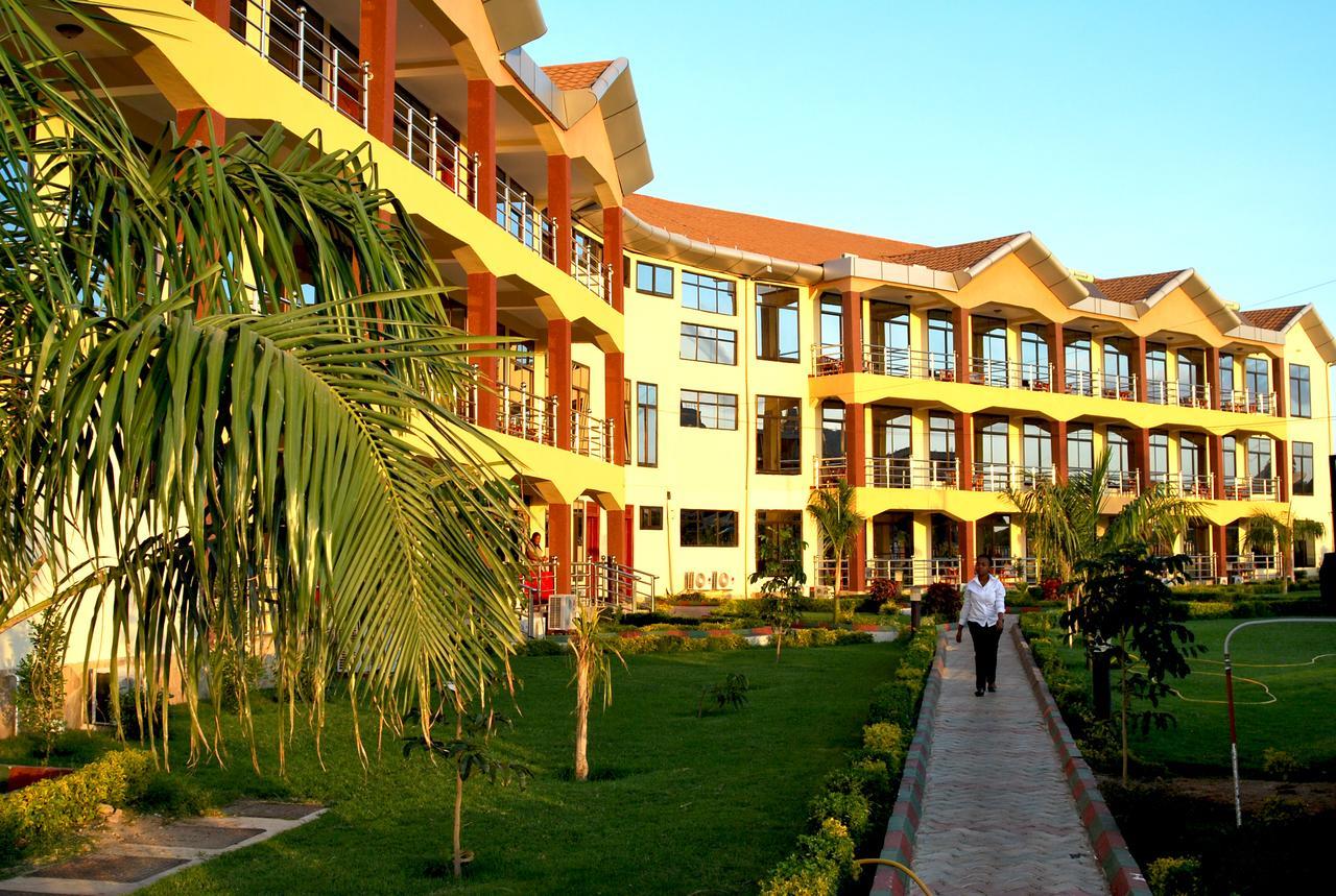 Morena Hotel Dodoma Bagian luar foto